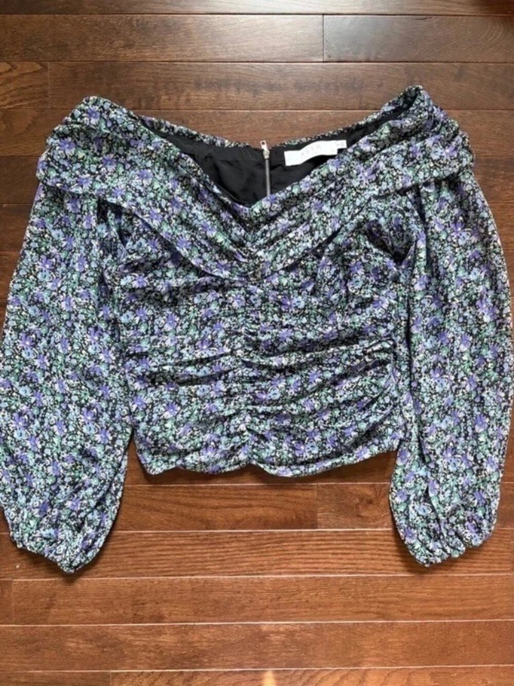 ASTR the Label Purple Floral Ruched Crop Top Small Off-the-Shoulder Going Out